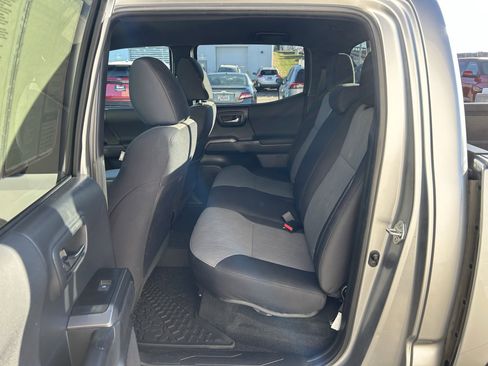 Certified 2023 Toyota Tacoma TRD Off-Road image 18