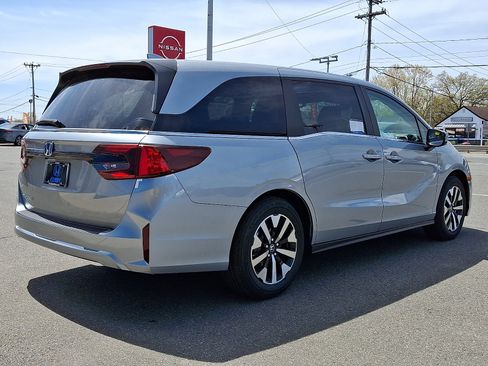 New 2026 Honda Odyssey EX-L image 3