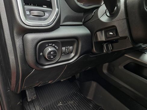 New 2026 RAM 2500 Laramie AWD/4WD image 14