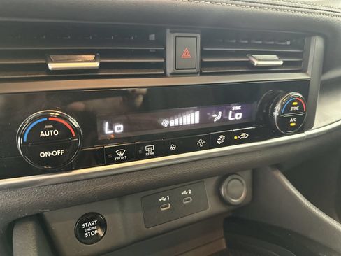 Certified 2024 Nissan Rogue SV FWD image 19