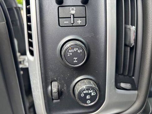 Used 2018 GMC Sierra 1500 SLT image 35