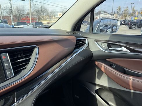 Used 2018 Buick Enclave Avenir w/ Avenir Technology Package image 23