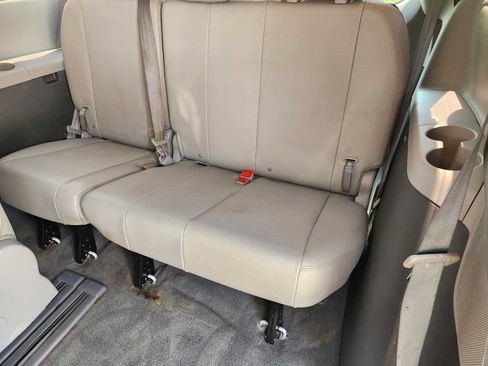 Used 2016 Toyota Sienna XLE w/ XLE Navigation Package FWD image 31