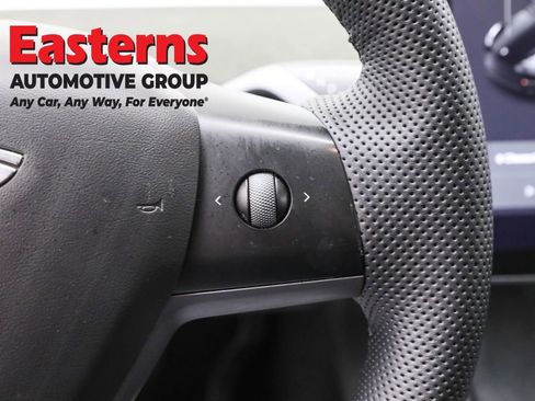 Used 2022 Tesla Model Y Performance image 16