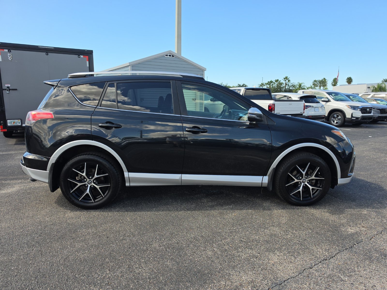 Used 2016 Toyota RAV4 SE w/ Advanced Technology Package AWD/4WD image 3