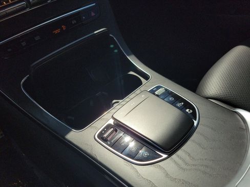 Certified 2022 Mercedes-Benz GLC 300 image 21