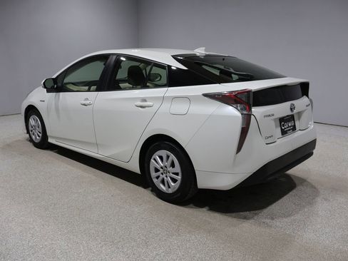 Used 2017 Toyota Prius Two image 4