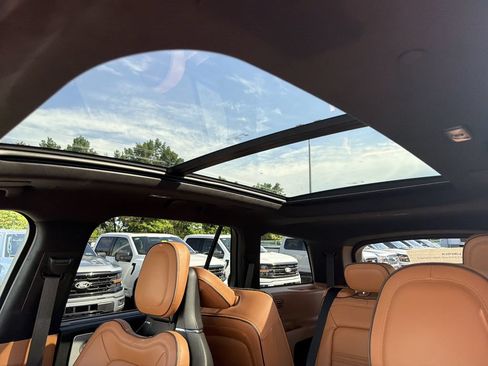 Certified 2023 Lincoln Aviator Black Label w/ Dynamic Handling Package AWD/4WD image 27