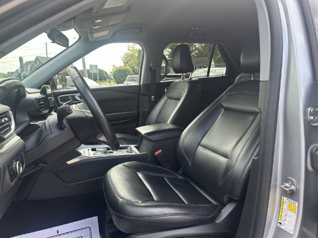 Used 2023 Ford Explorer XLT w/ Equipment Group 202A AWD/4WD image 22