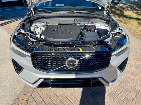 Used 2025 Volvo XC60 B5 Plus image 18