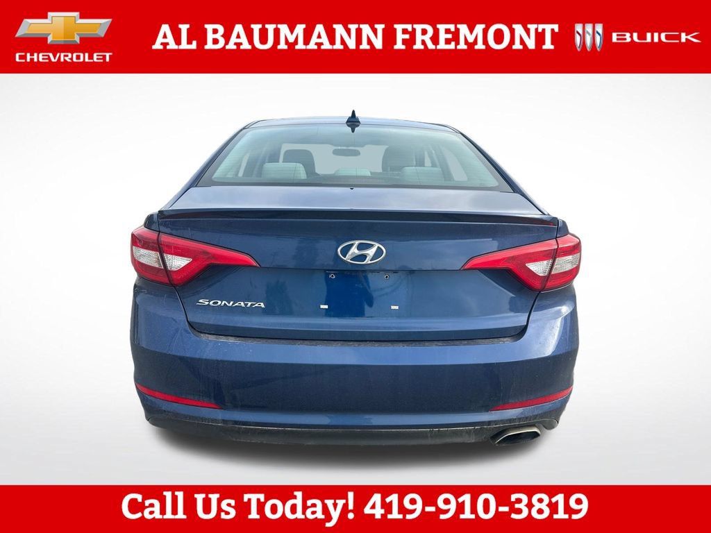 Used 2015 Hyundai Sonata SE FWD image 4