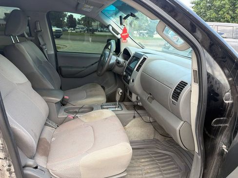 Used 2013 Nissan Frontier SV RWD image 13