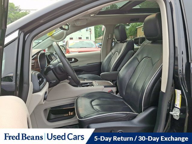 Used 2023 Chrysler Pacifica Limited FWD image 20
