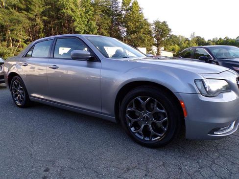 Used 2017 Chrysler 300 S image 4
