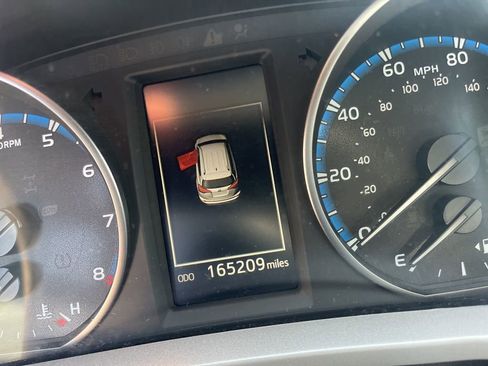 Used 2018 Toyota RAV4 XLE image 7