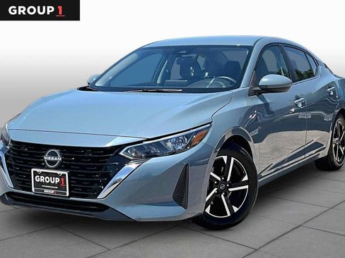 Used 2025 Nissan Sentra SV FWD image 1