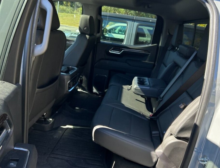 Used 2024 GMC Sierra 1500 Elevation w/ Elevation Premium Package AWD/4WD image 3