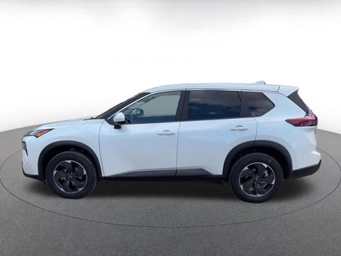 Used 2025 Nissan Rogue SV image 10