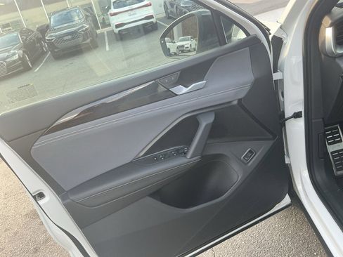 New 2026 Volkswagen Tiguan SE R-Line image 32