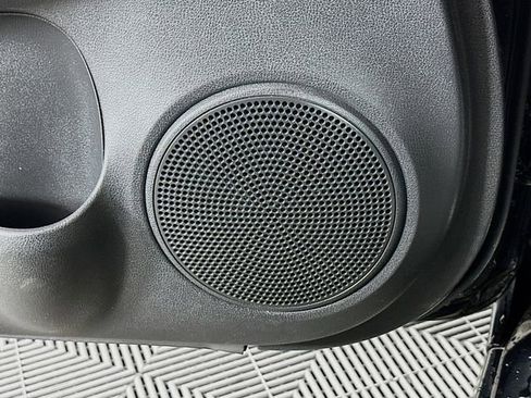 Used 2017 Nissan Versa Note SV image 17