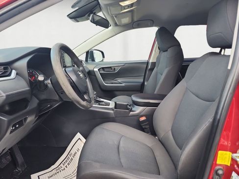 Certified 2022 Toyota RAV4 LE image 9