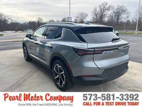 New 2026 Chevrolet Equinox EV LT image 6