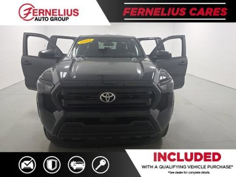 Used 2025 Toyota Tacoma SR AWD/4WD image 10