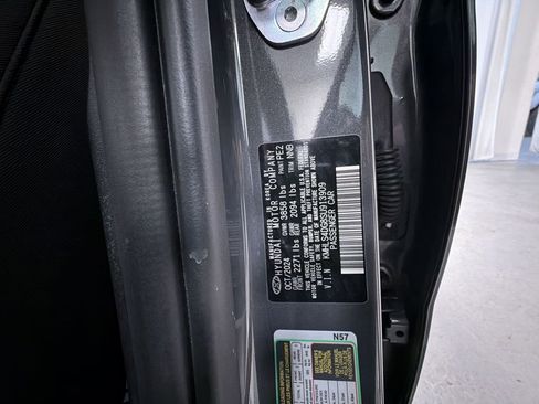 Used 2025 Hyundai Elantra SEL image 15