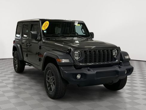 Used 2025 Jeep Wrangler Unlimited Sport AWD/4WD image 1