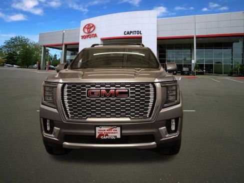 Used 2022 GMC Yukon XL Denali AWD/4WD image 6