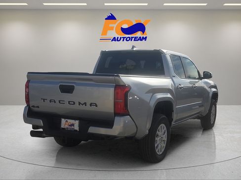 Used 2026 Toyota Tacoma SR5 AWD/4WD image 4