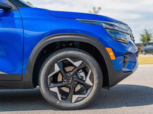 New 2026 Kia Seltos S FWD image 5