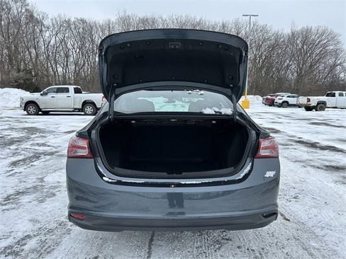Used 2019 Chevrolet Malibu LT image 17