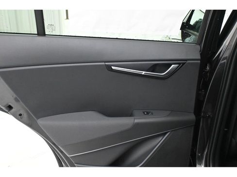 New 2026 Kia Niro EX FWD image 11