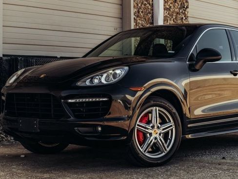 Used 2012 Porsche Cayenne Turbo AWD/4WD image 33
