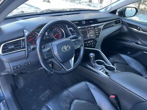 Used 2018 Toyota Camry XSE FWD image 10