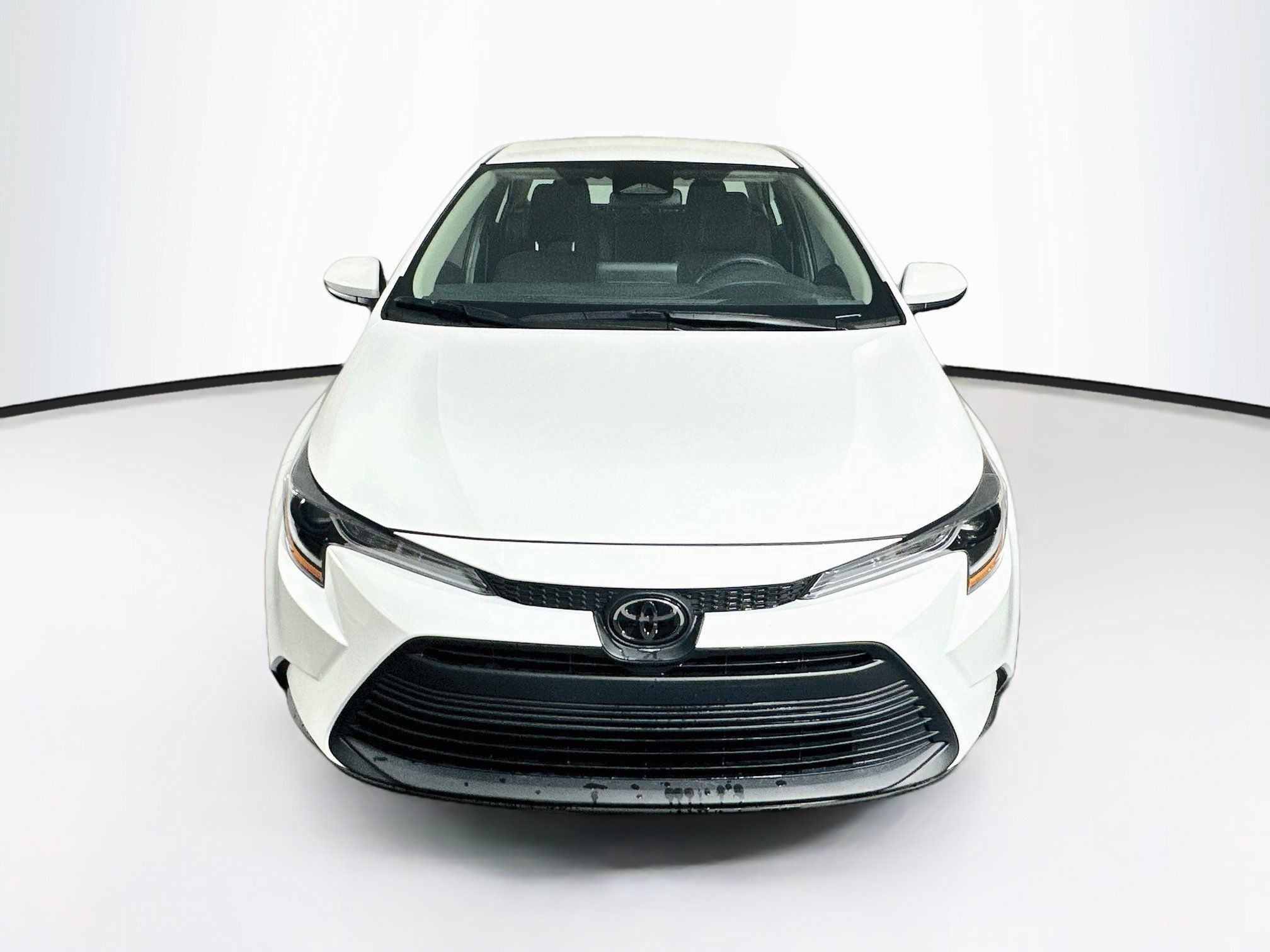 Used 2024 Toyota Corolla LE FWD image 2