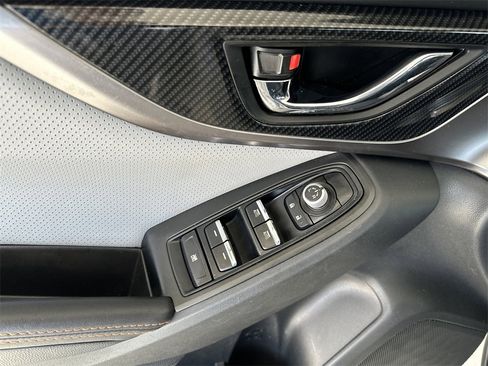 Used 2019 Subaru Crosstrek 2.0i Limited w/ Moonroof Package w/Navigation image 11