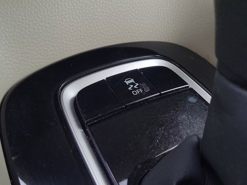 Used 2021 Toyota Corolla LE image 28