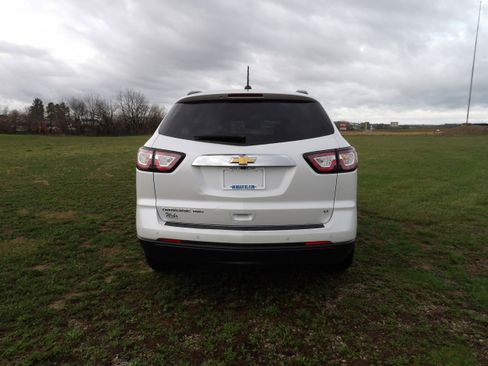 Used 2017 Chevrolet Traverse LT w/ Style and Technology Package image 7