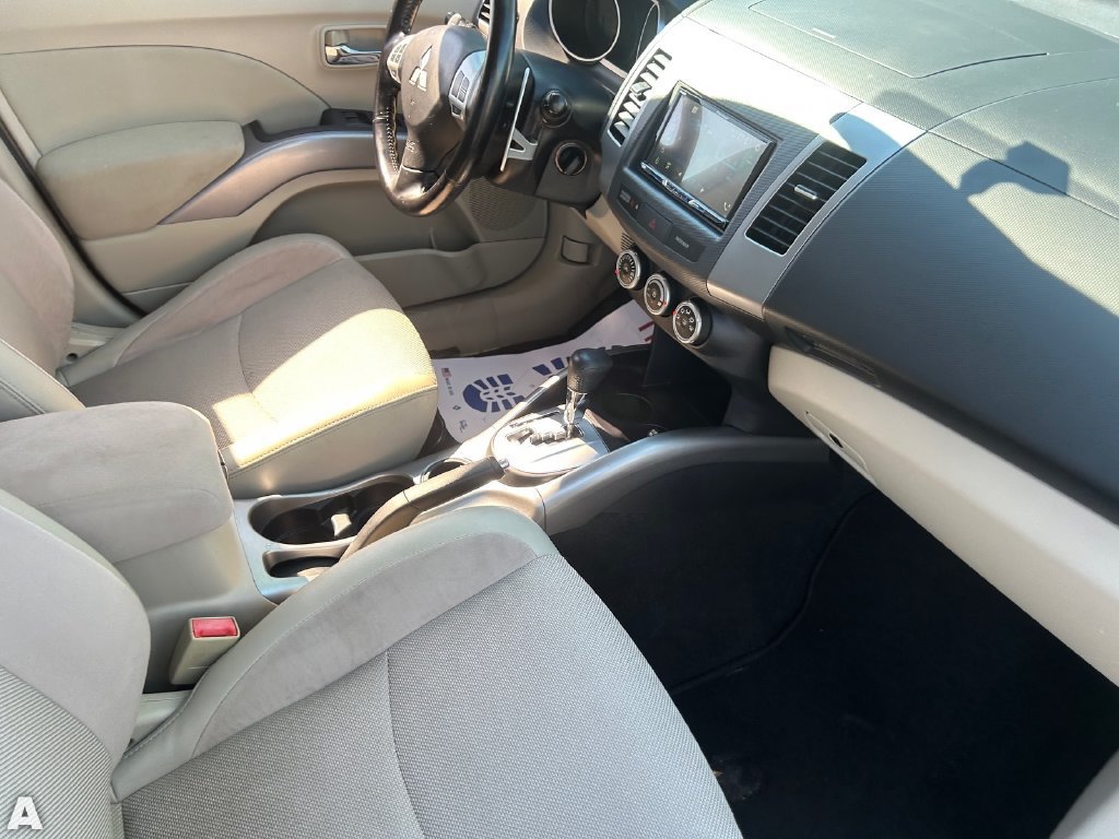 Used 2009 Mitsubishi Outlander XLS FWD image 13
