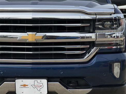 Used 2017 Chevrolet Silverado 1500 High Country image 8