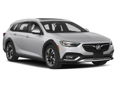 Used 2018 Buick Regal Preferred w/ Sights and Sounds Package AWD/4WD image 9