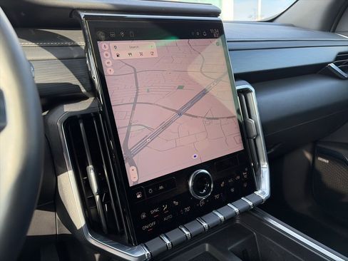 Used 2025 GMC Acadia Elevation image 22