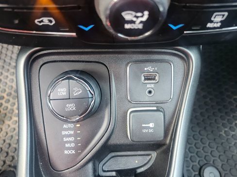 Used 2020 Jeep Compass Trailhawk image 12