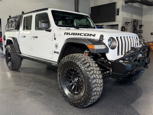 Used 2021 Jeep Gladiator Rubicon image 2