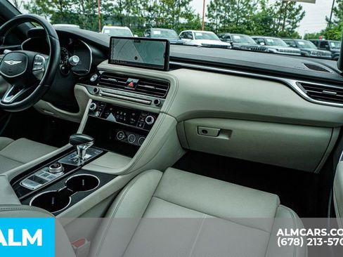 Used 2025 Genesis G70 2.5T RWD image 24