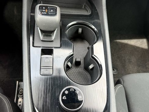 Used 2024 Nissan Rogue S AWD/4WD image 34