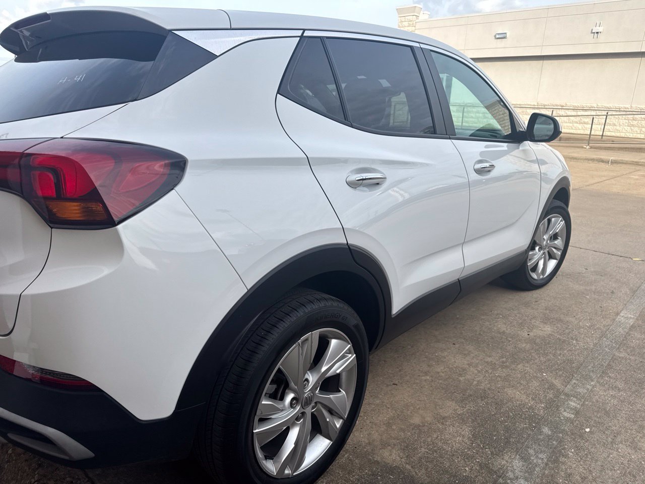 Used 2025 Buick Encore GX Preferred AWD/4WD image 4