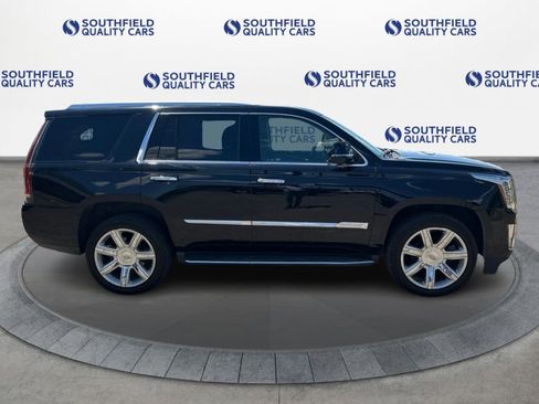 Used 2019 Cadillac Escalade Luxury AWD/4WD image 8